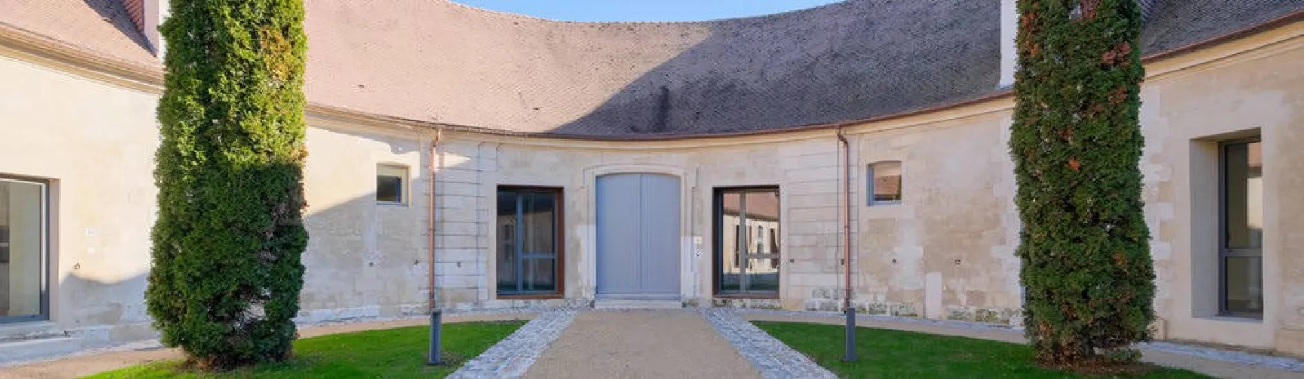 Fontenay-le-Comte monument historique proche quais