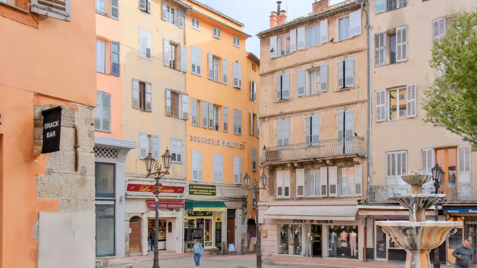 Grasse Malraux en plein coeur de ville