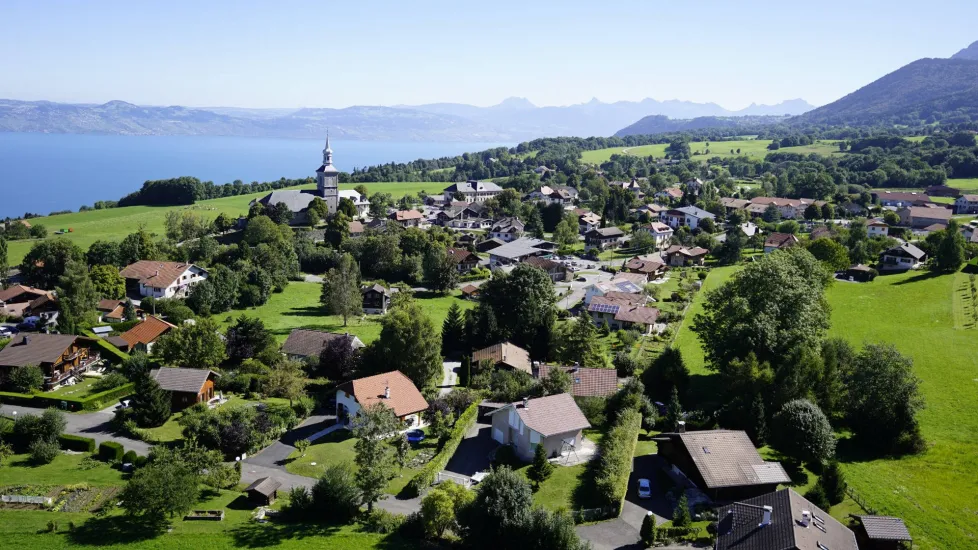 Saint-Paul-en-Chablais centre-ville proche supermarché